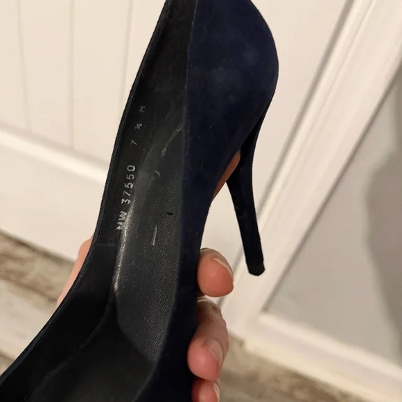 Stuart Weitzman suede pointed-toe heels, navy blue, size 7 - Picture 5 of 9